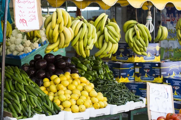 The market in the old quarter of the city — Stock Photo, Image