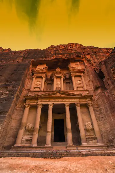 Cidade rochosa abandonada antiga de Petra — Fotografia de Stock