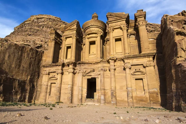 Antigua ciudad rocosa abandonada de Petra — Foto de Stock