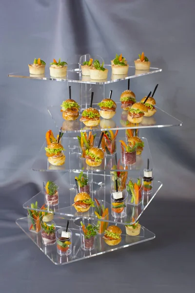 Mini postres y canapés de carne snacks vegetales — Foto de Stock