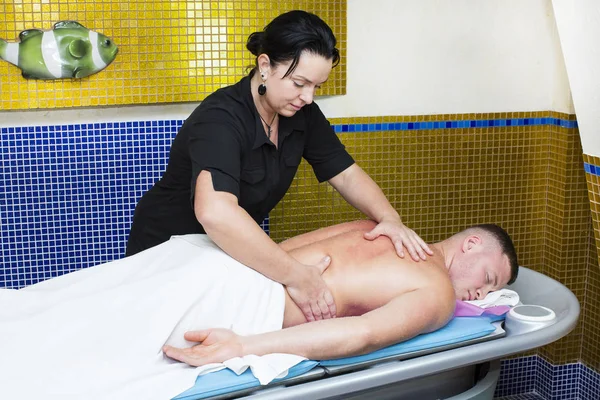 Wellness-behandelingen sportmassage — Stockfoto