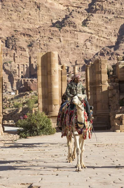 Touristischer Komplex der antiken Stadt Petra — Stockfoto