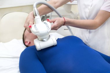 Klinik lipomassage işleme 