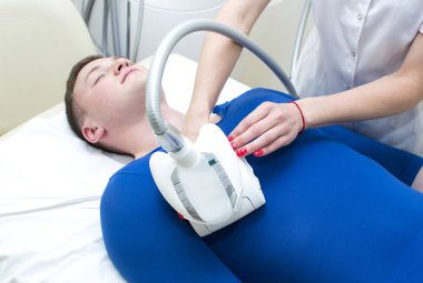 Klinik lipomassage işleme 