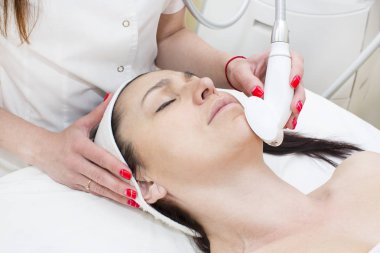 Klinik lipomassage işleme 