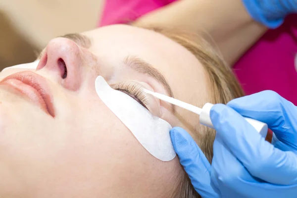 Verfahren für Wimpernverlängerungen, Wimpernkaschierung — Stockfoto