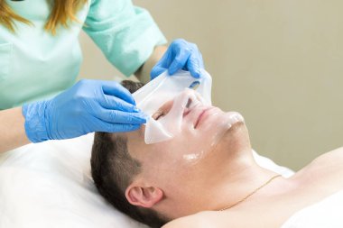 adam maske kozmetik prosedür