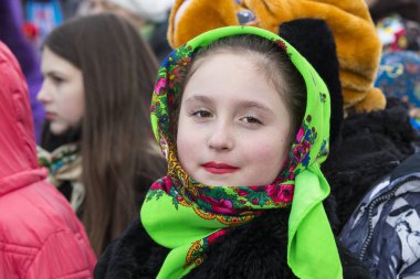 raditional kutlama karnaval kostümü kasabada kare göster