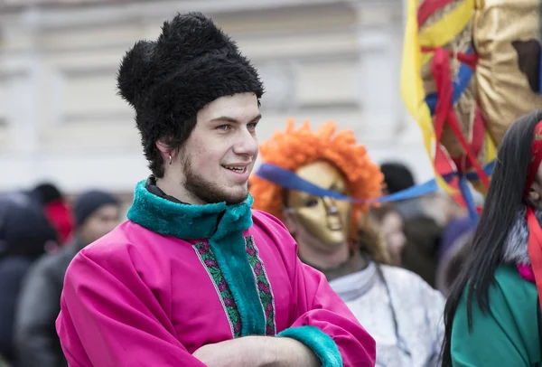 Raditional kutlama karnaval kostümü kasabada kare göster — Stok fotoğraf