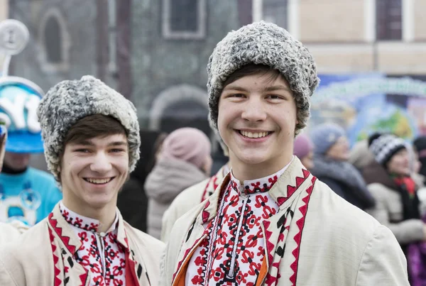 Raditional oslava karnevalový kostým Ukázat ve městě náměstí — Stock fotografie