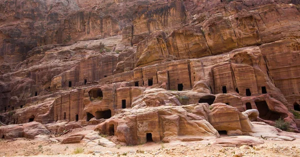 Gamla övergivna rock staden Petra i Jordanien — Stockfoto