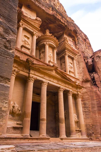 Antiga cidade rochosa abandonada de Petra na Jordânia — Fotografia de Stock