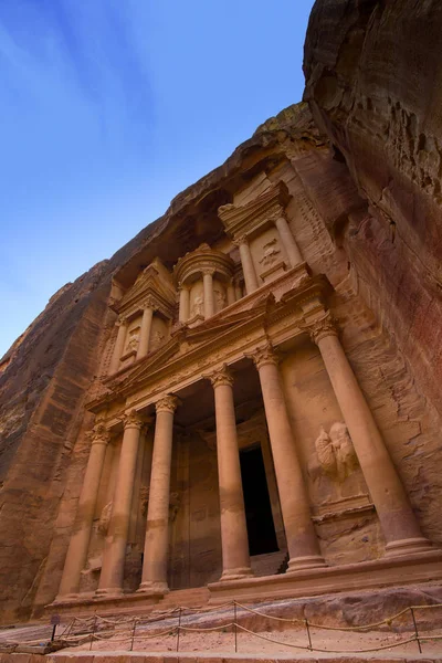 Antiga cidade rochosa abandonada de Petra na Jordânia — Fotografia de Stock