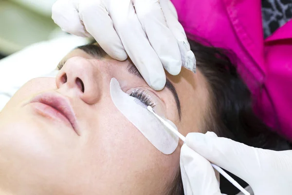 Procédure pour les extensions de cils, le laminage des cils — Photo