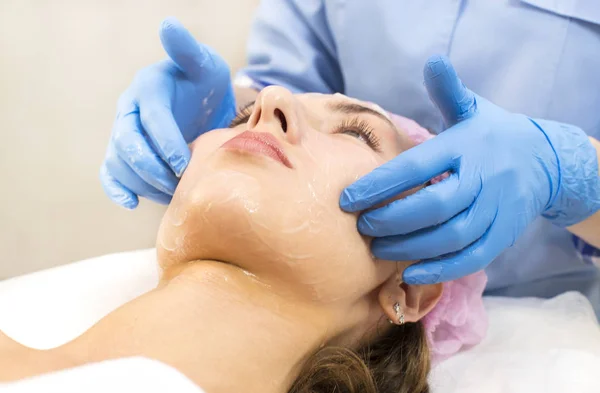 Process of massage and facials — Stock Photo, Image