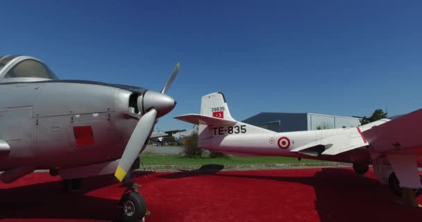 Musée de l'aviation à Istanbul est représenté par une grande collection d'avions civils militaires et aussi l'histoire de l'aviation en Turquie — Video