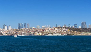 Haliç görünümünden kanal üzerinde Panoraması şehir pistleri 