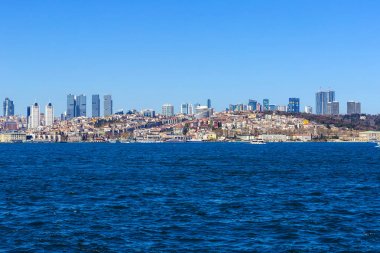 Haliç görünümünden kanal üzerinde Panoraması şehir pistleri 