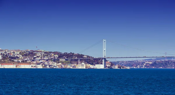 Panorama de visão do Chifre Dourado nas encostas do duto Cidade — Fotografia de Stock