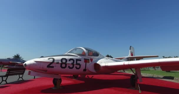 Musée de l'aviation à Istanbul est représenté par une grande collection d'avions civils militaires et aussi l'histoire de l'aviation en Turquie — Video