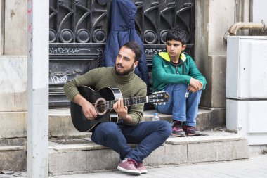 Istiklal Caddesi yaya ve sokak müzisyenleri 