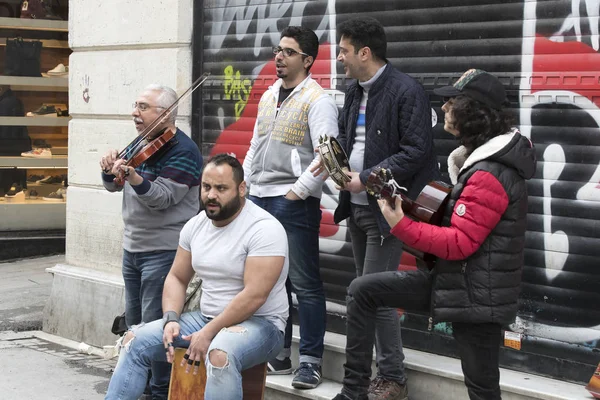 Istiklal Street musicisti pedonali e di strada — Foto Stock