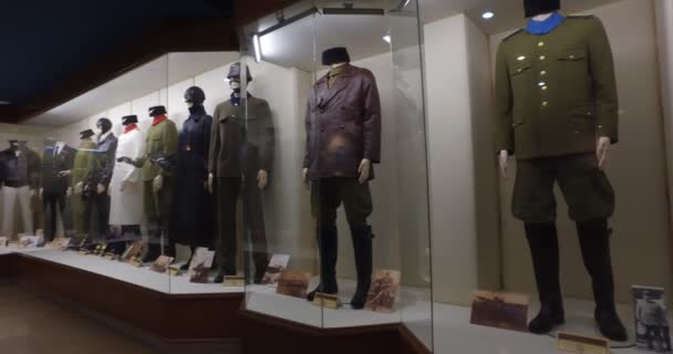 Музей авіації в Стамбулі представлено велику кількість військових цивільної авіації а також історії авіації в Туреччині — стокове відео