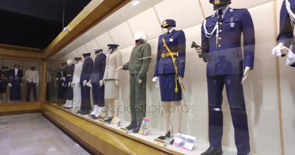 Музей авіації в Стамбулі представлено велику кількість військових цивільної авіації а також історії авіації в Туреччині — стокове відео