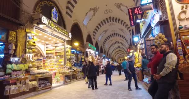 Isztambul régi Egyiptomi piac, fűszerek és édességek eladó — Stock videók