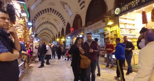 Antigo mercado egípcio em Istambul para a venda de especiarias e doces — Vídeo de Stock