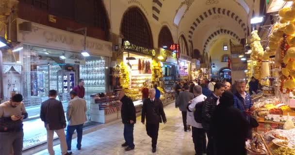 Istanbul'daki eski Mısır Çarşısı baharat ve tatlılar Satılık — Stok video