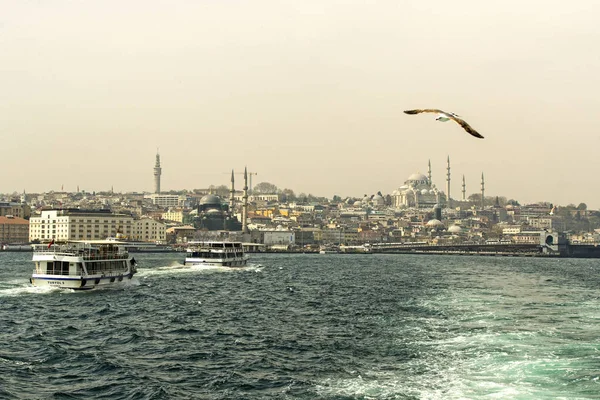 Istanbul Haliç koyu alandaki Panoraması 