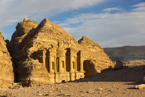 Antigua ciudad rocosa abandonada de Petra — Foto de Stock