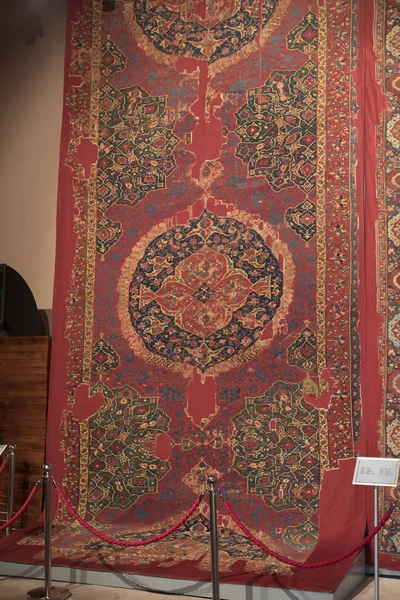 Istanbul 'un antik nadir halı Müzesi koleksiyonu