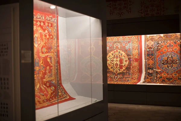 Istanbul 'un antik nadir halı Müzesi koleksiyonu