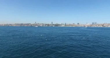 Haliç görünümünden kanal üzerinde Panoraması şehir pistleri 