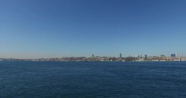Haliç görünümünden kanal üzerinde Panoraması şehir pistleri 