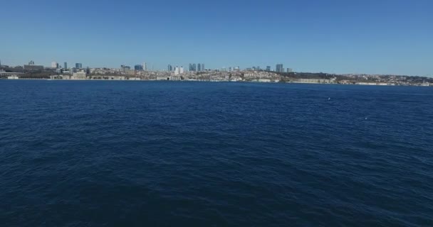 Panorama de la vue depuis la Corne d'Or sur les pentes du canal Ville — Video