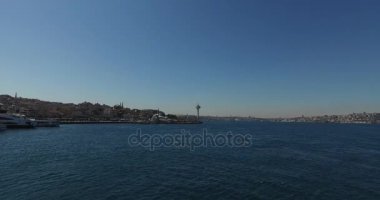 Haliç görünümünden kanal üzerinde Panoraması şehir pistleri 