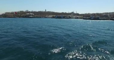 Haliç görünümünden kanal üzerinde Panoraması şehir pistleri 