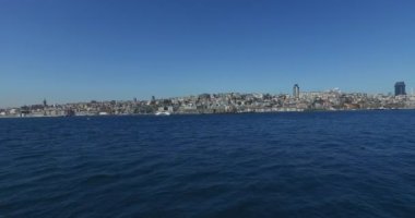 Haliç görünümünden kanal üzerinde Panoraması şehir pistleri 