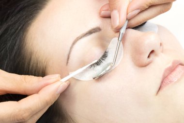 Kirpik uzatma işlemi