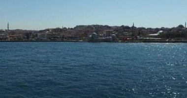 Haliç görünümünden kanal üzerinde Panoraması şehir pistleri 