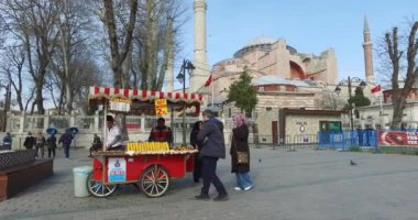 Sultanahmet Meydanı Istanbul'ziyaret turist için bir yer
