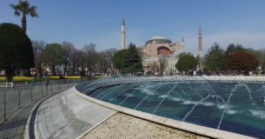Sultanahmet Meydanı Istanbul'ziyaret turist için bir yer