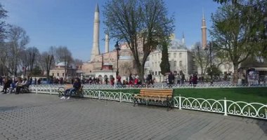 Sultanahmet Meydanı Istanbul'ziyaret turist için bir yer