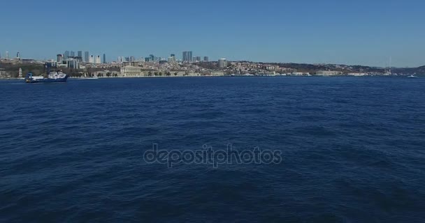 Panorama de la vue depuis la Corne d'Or sur les pentes du canal Ville — Video