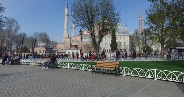 Sultanahmet Meydanı Istanbul'ziyaret turist için bir yer — Stok video