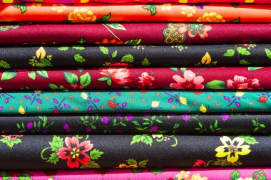 Verilirse arka planı renkli l kumaş rulo