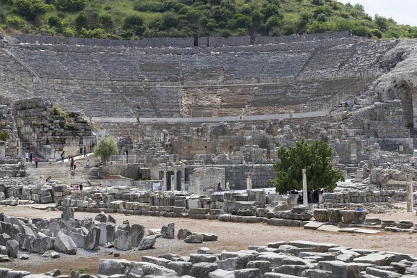 Τα ερείπια της αρχαίας πόλης της Εφέσου με αντίκες — Φωτογραφία Αρχείου